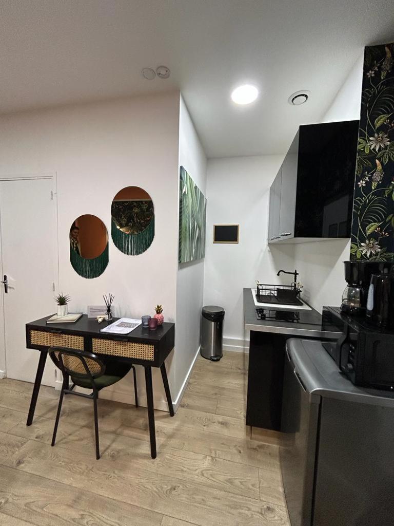 Stylish Modern Studio Apartment ปารีส ภายนอก รูปภาพ